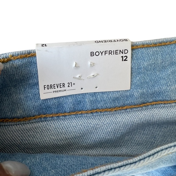 FOREVER 21+ Denim Boyfriend Jean Women’s Size 12 New With Tags Distressed - Picture 4 of 9